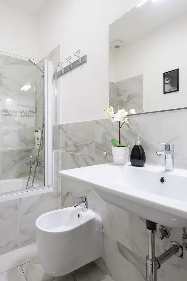 Guest house Home Faenza At Most Historical Center With Lift !!! Florence